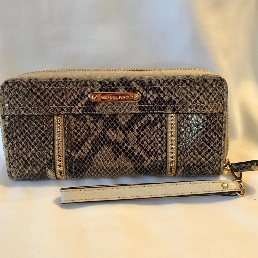 Michael Kors Clutch